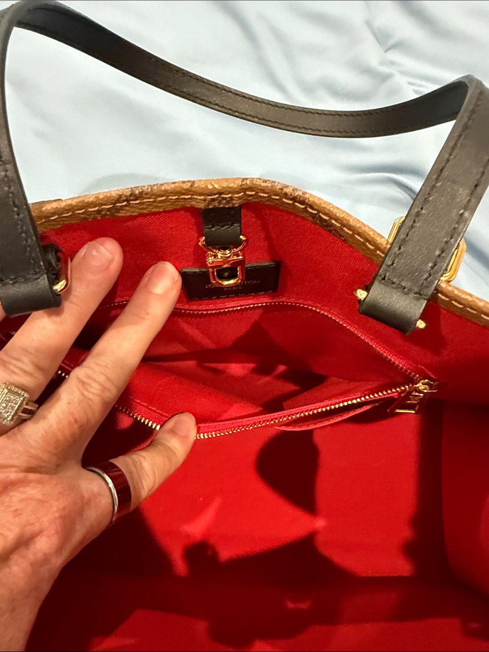 Louis Vuitton - ON THE GO MM - Picture 9 of 12